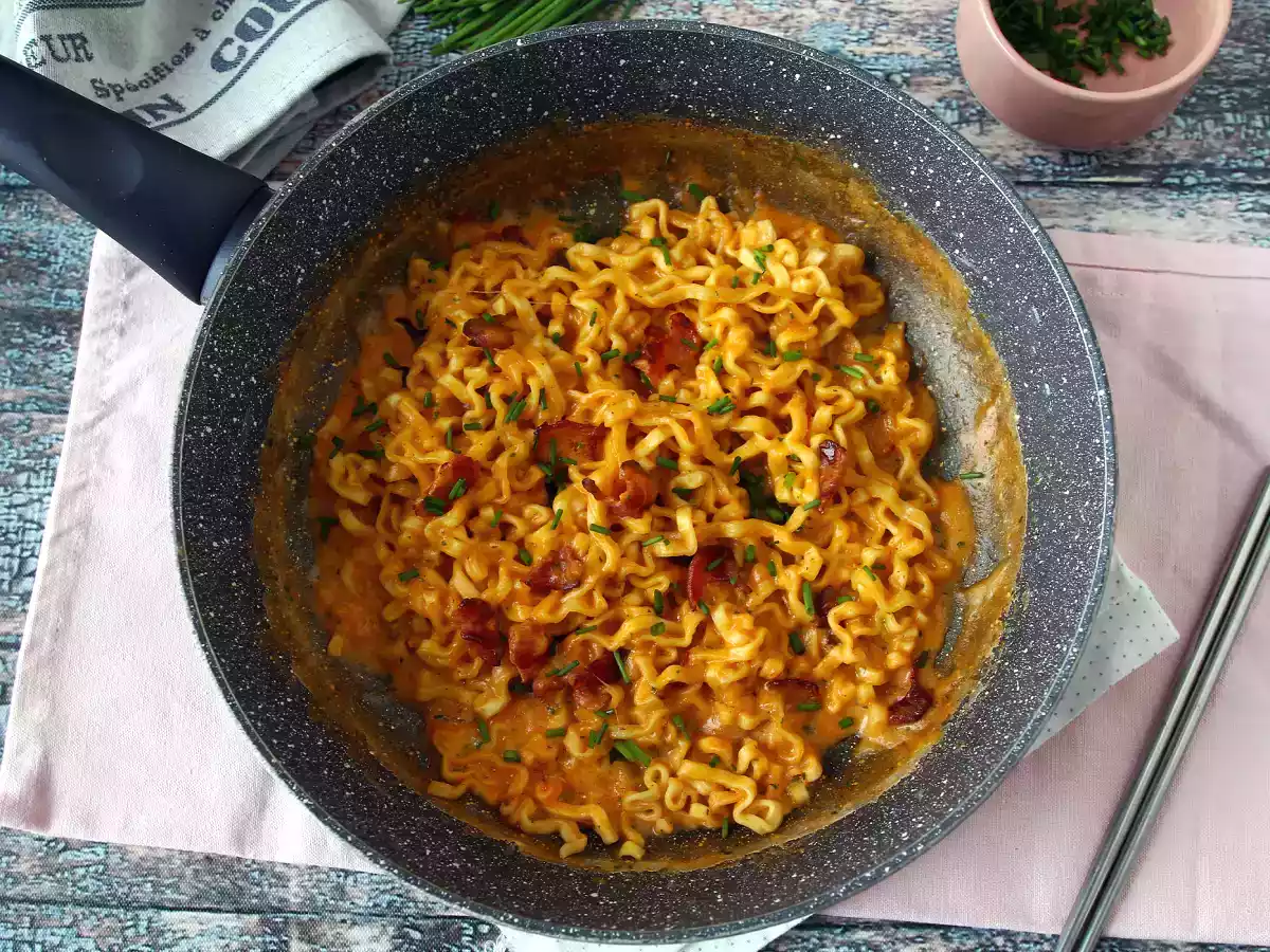 Miten valmistaa Buldak-nuudeleita carbonara-maulla? Paras resepti! - kuva 6