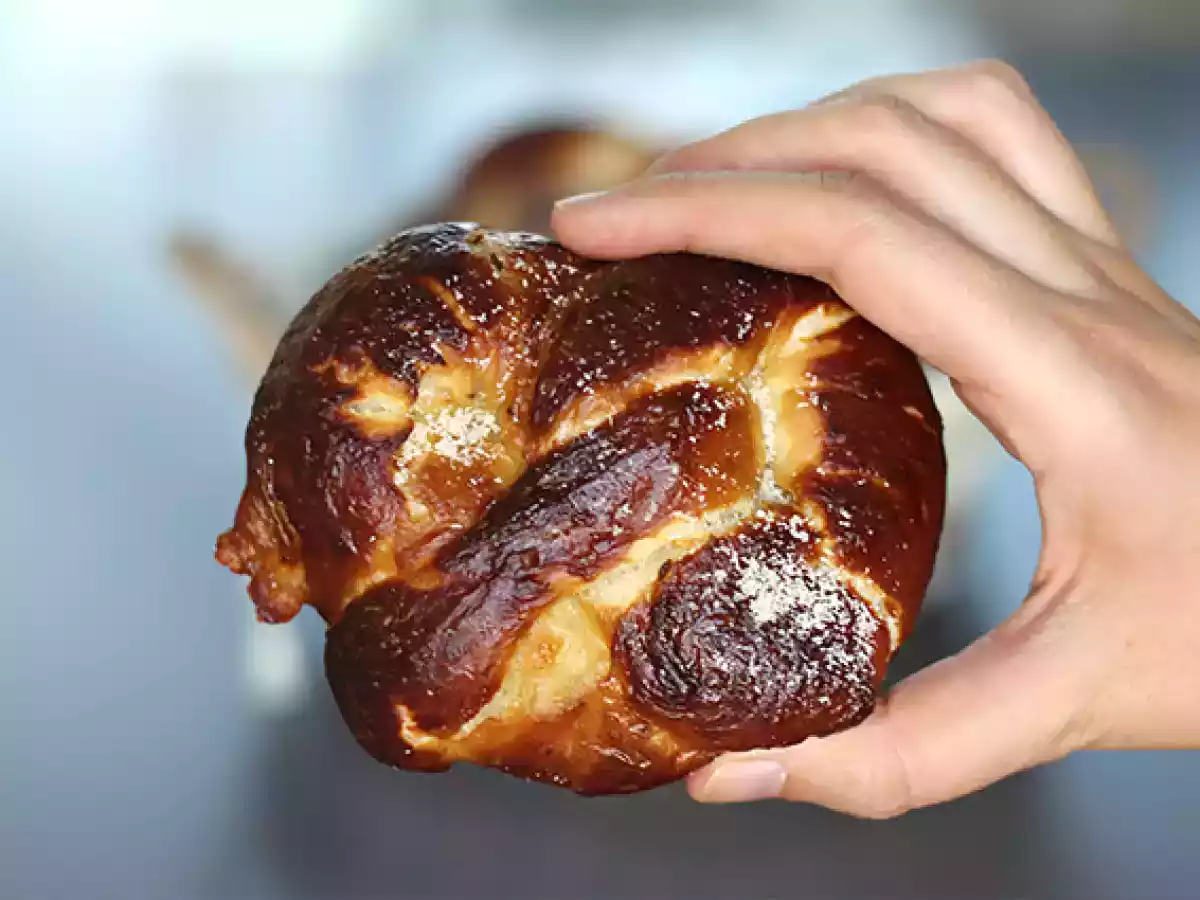 Mozzarellaa ja rosmariinia sisältävät rinkeli - kuva 3