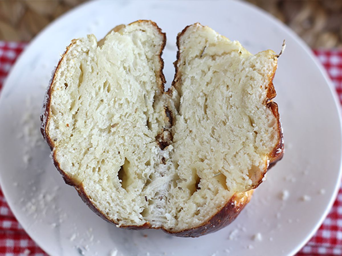 Mozzarellaa ja rosmariinia sisältävät rinkeli - kuva 5