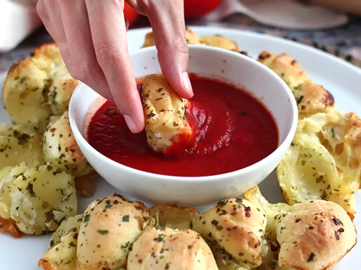 Mozzarellalla täytetty pizzakruunu - kuva 3