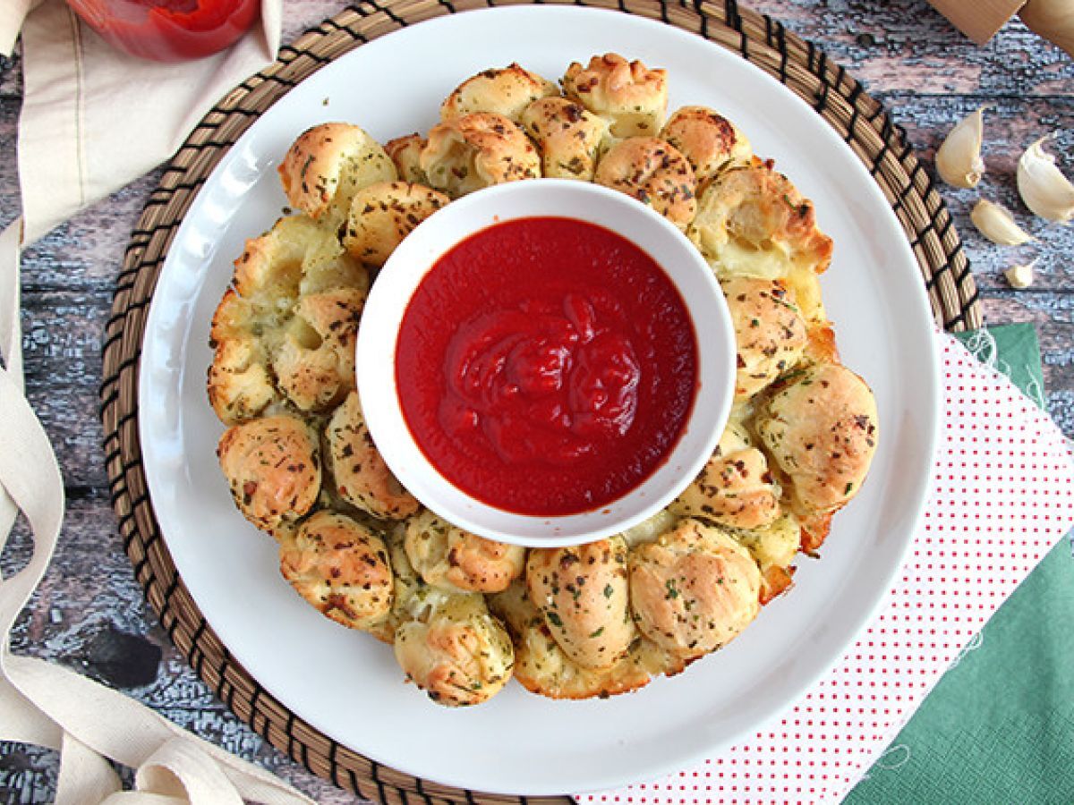 Mozzarellalla täytetty pizzakruunu - kuva 5