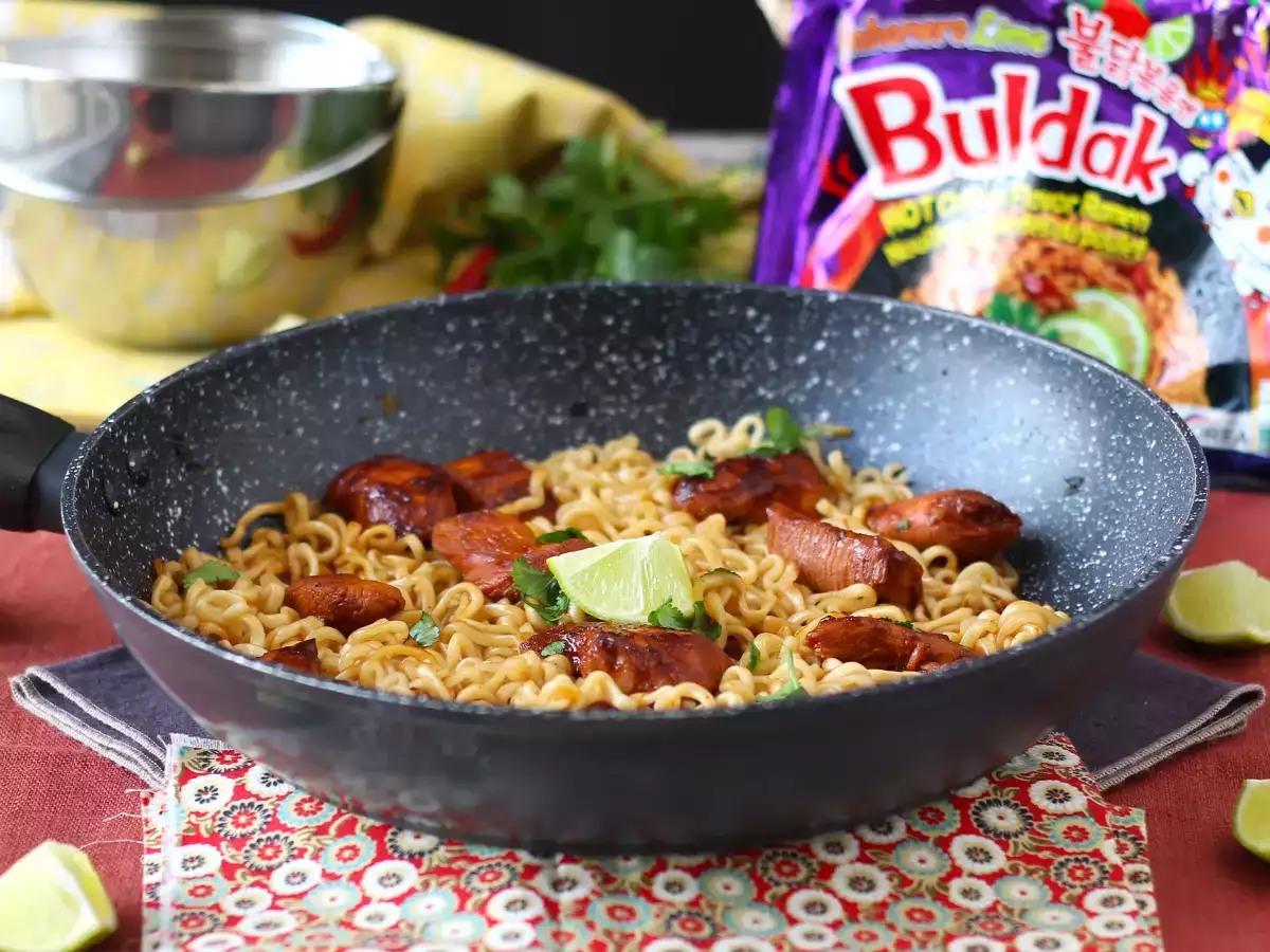 Näin valmistat Buldak Habanero Lime -nuudelit marinoidulla kanalla - kuva 2