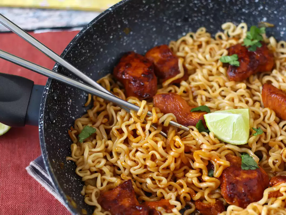 Näin valmistat Buldak Habanero Lime -nuudelit marinoidulla kanalla - kuva 8