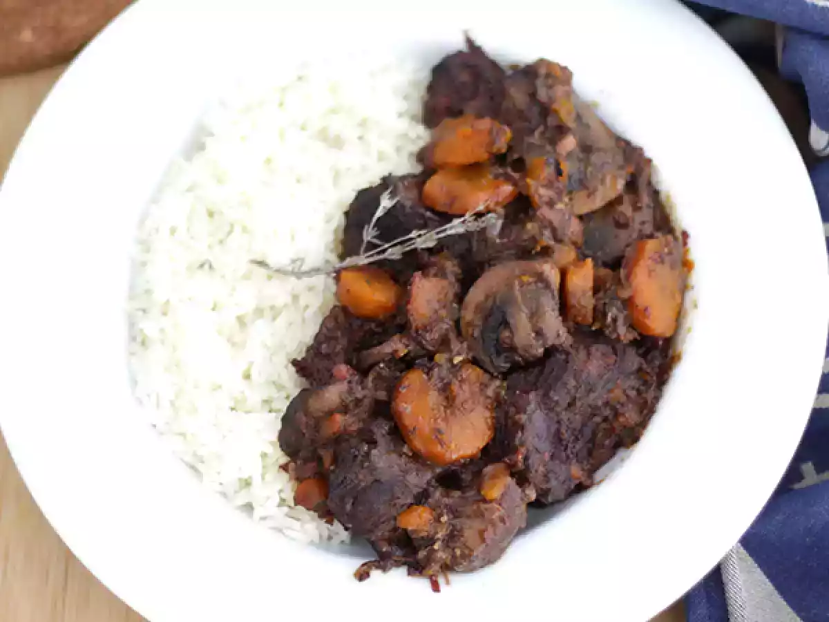 Naudanliha Bourguignon