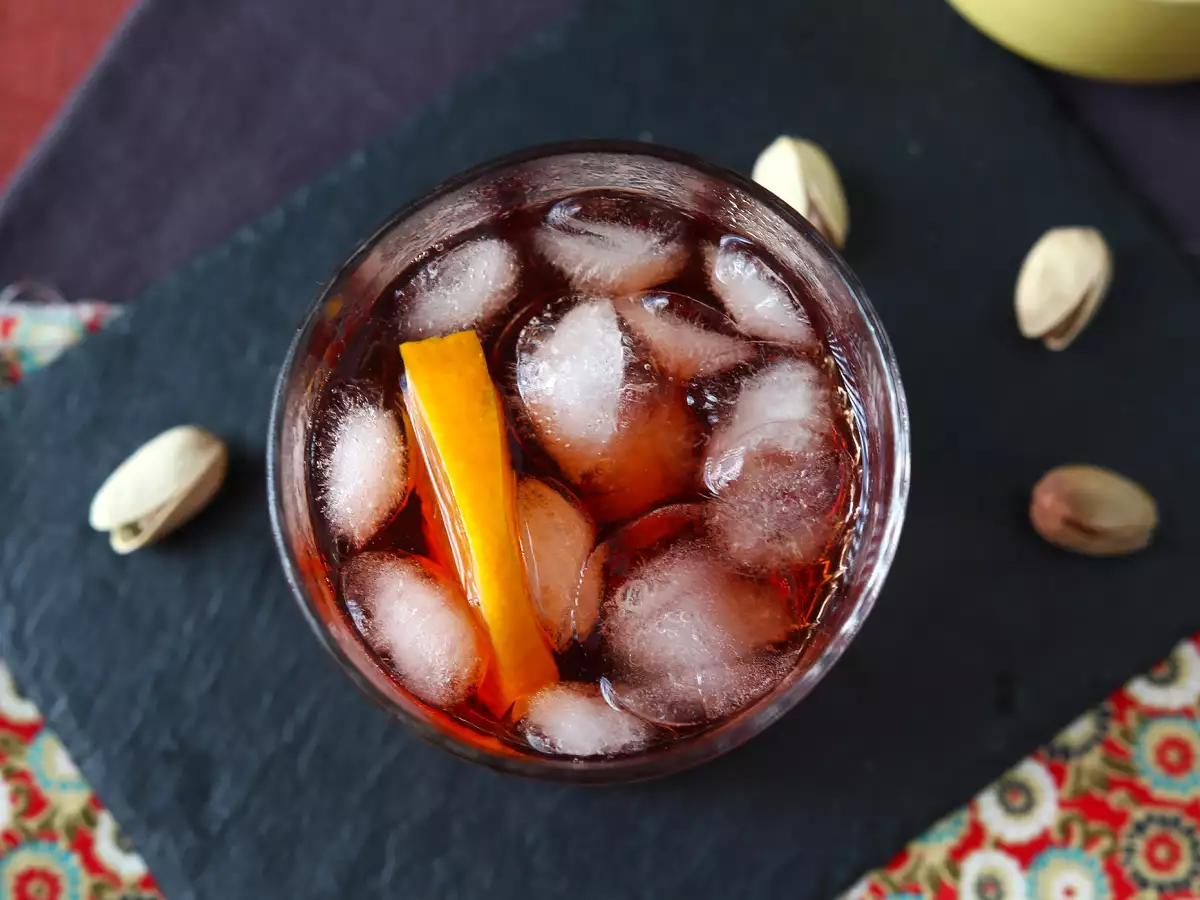 Negroni: oikeat mittasuhteet kotona valmistamiseen - kuva 3