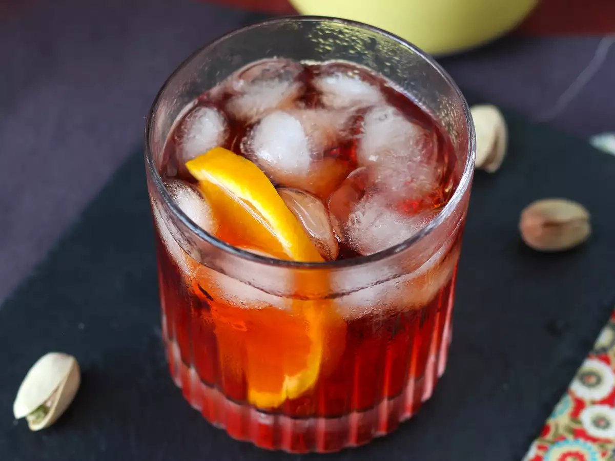 Negroni: oikeat mittasuhteet kotona valmistamiseen - kuva 4