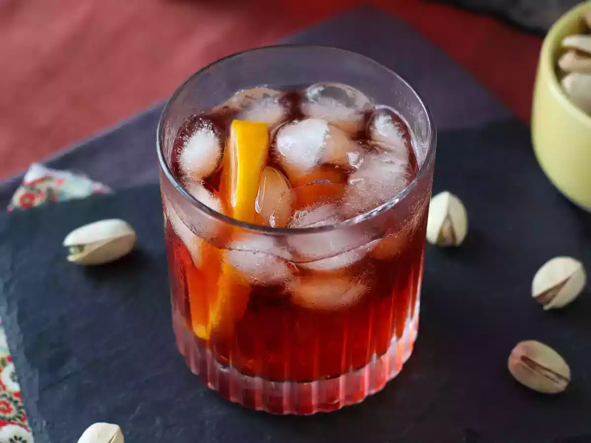Negroni: resepti oikeilla annoksilla sen valmistamiseksi kotona - kuva 2