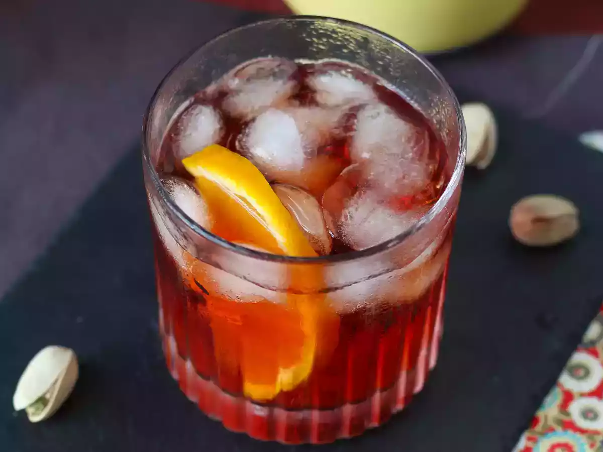 Negroni: resepti oikeilla annoksilla sen valmistamiseksi kotona - kuva 4