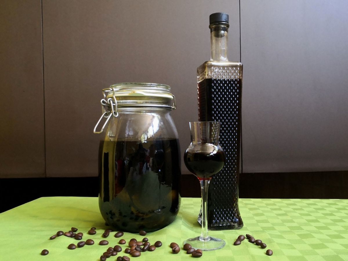 Nocino, resepti ja ainesosat sen valmistamiseksi kotona - kuva 3