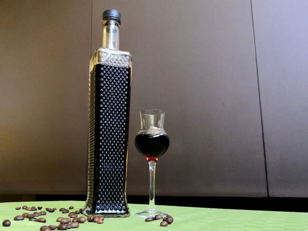 Nocino, resepti ja ainesosat sen valmistamiseksi kotona - kuva 4