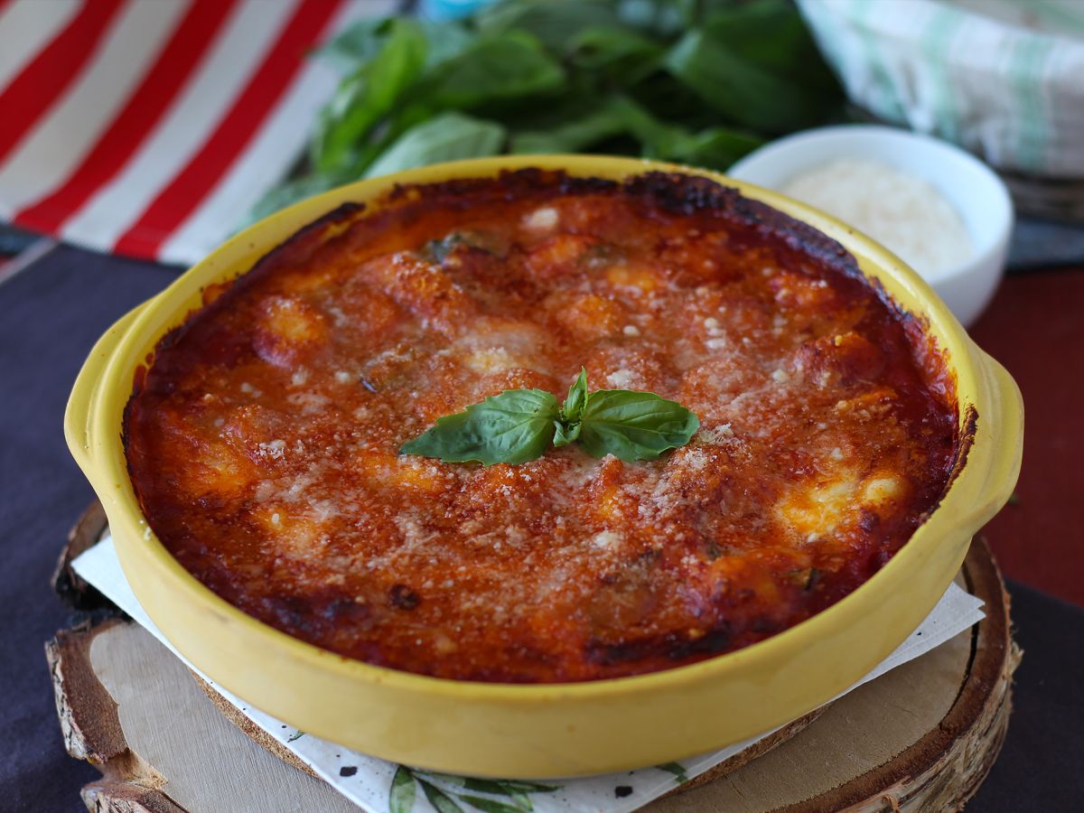 Nopea ja lohdullinen tomaatti-mozzarellagratiini - gnocchi alla sorrentina uunissa - kuva 4