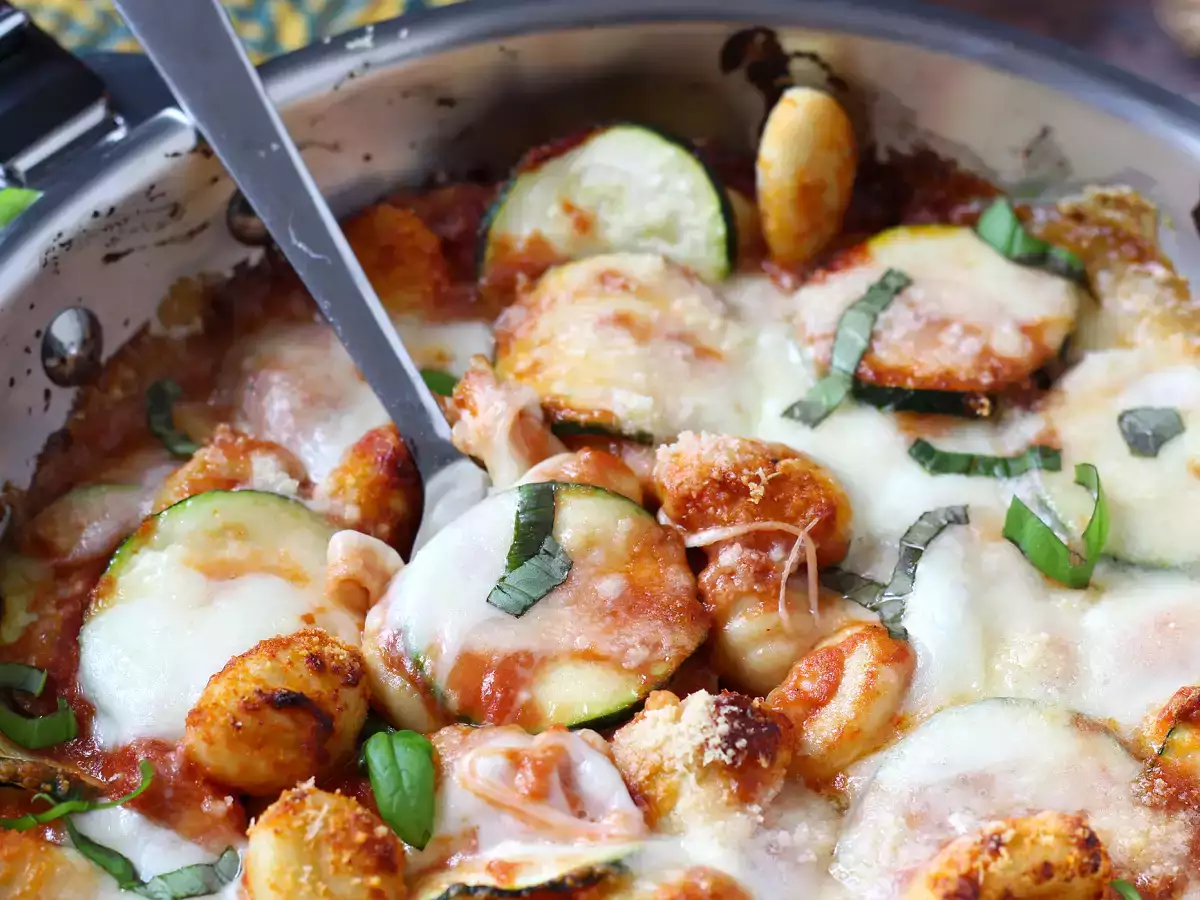 Nopea resepti: kesäkurpitsa-gnocchi-mozzarella-gratin - kuva 4