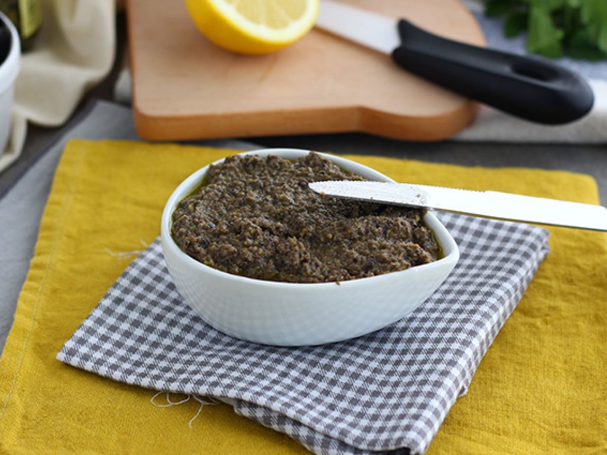 Nopea tapenade mustista oliiveista - kuva 3