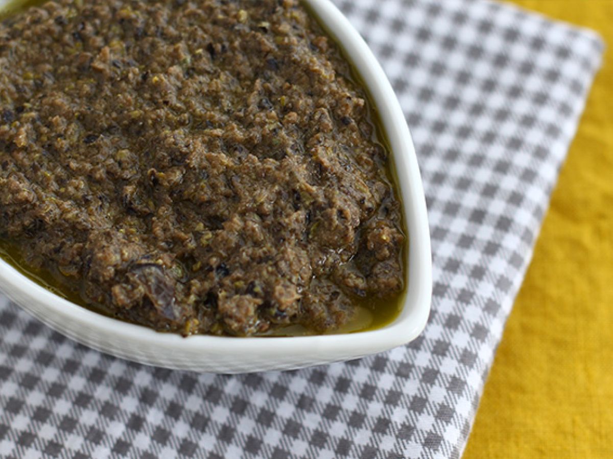 Nopea tapenade mustista oliiveista - kuva 4