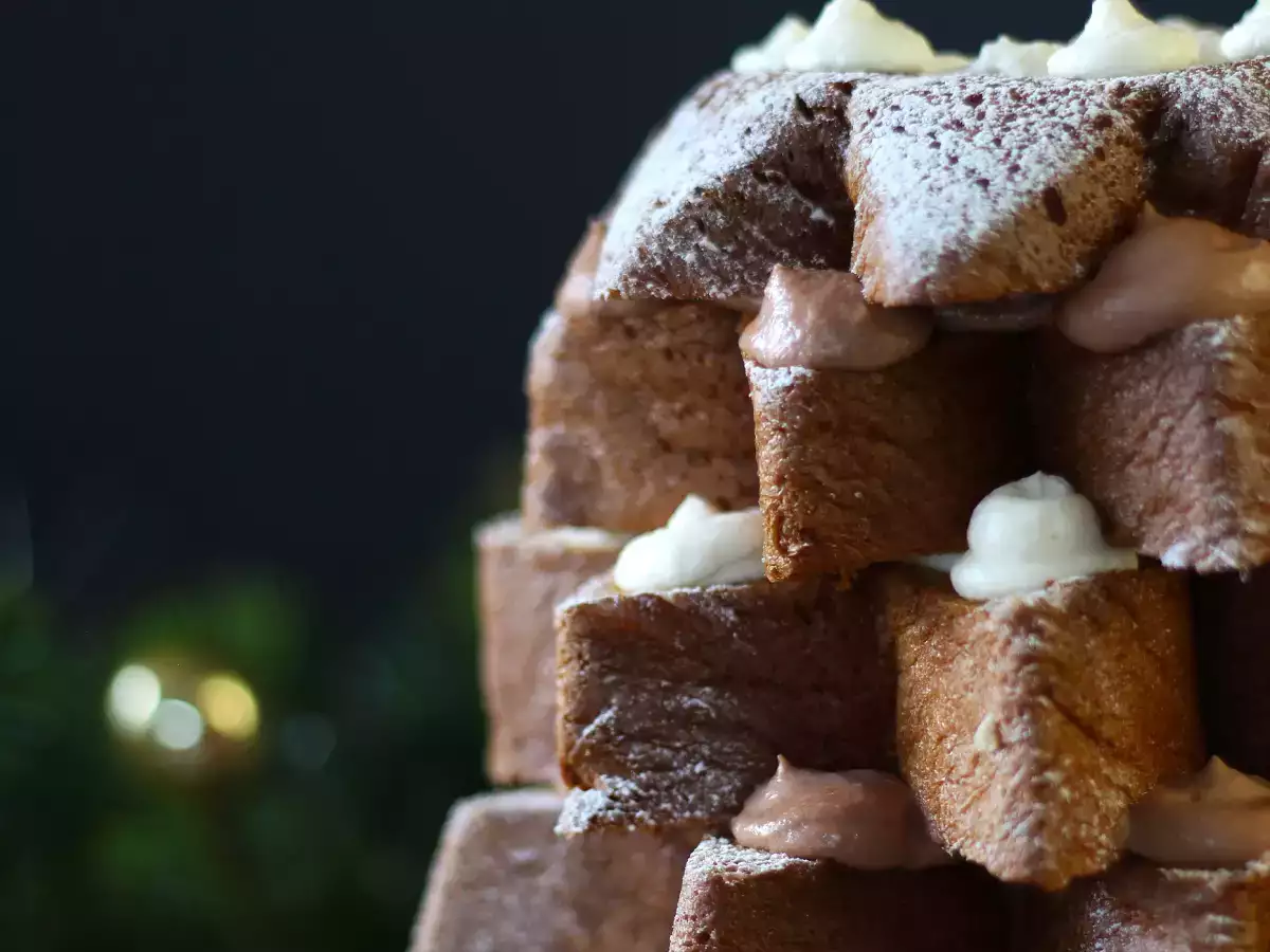 Nutella- ja vaniljakermalla täytetty Pandoro-joulukuusi - kuva 4
