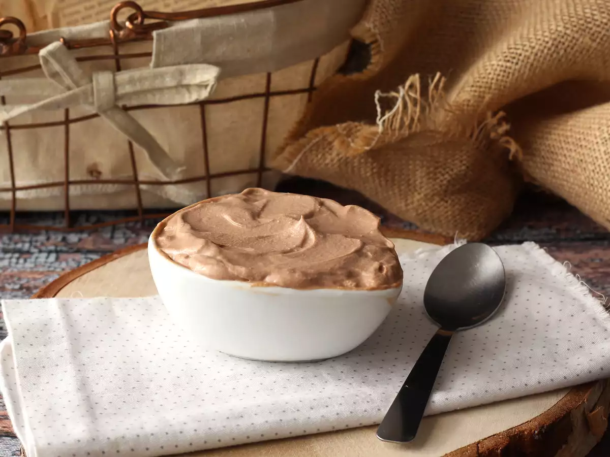 Nutella-kermavaahto kakkujen ja kerroskakkujen täytteeksi ja koristeluun - kuva 4