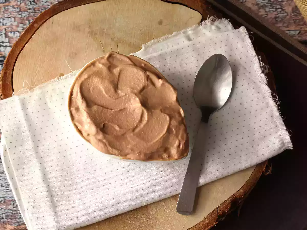 Nutella-kermavaahtoa, joka sopii täydellisesti kakkujen ja kerroskakkujen koristeluun - kuva 3
