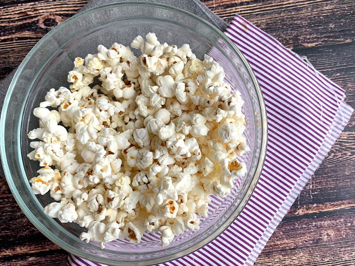 Öljytön mikroaaltouunipopcorn