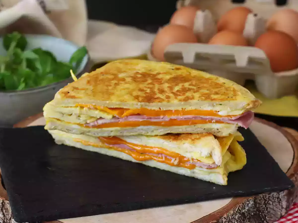Omelettivoileipä - Ranskalaisen paahtoleivän munakasvoileipä - Munavoileipähakki