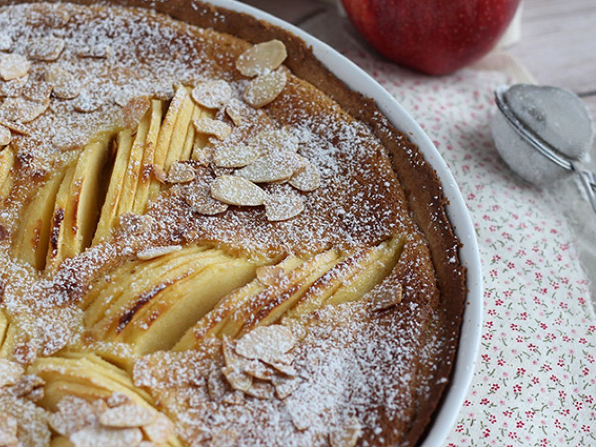 Omena- ja mantelikakku (Tarte normande) - kuva 4