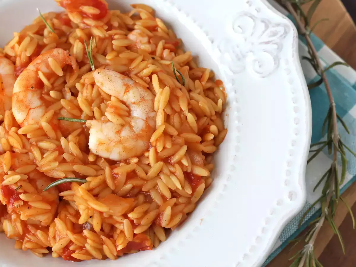 Orzo-pasta tomaateilla ja katkaravuilla risoton tapaan - kuva 4