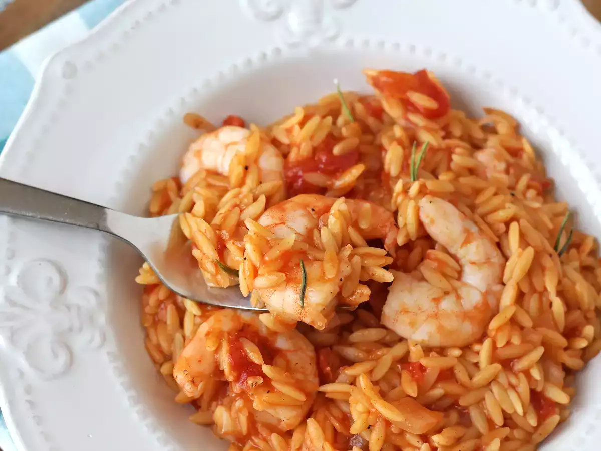 Orzo-pasta tomaateilla ja katkaravuilla risoton tapaan - kuva 5