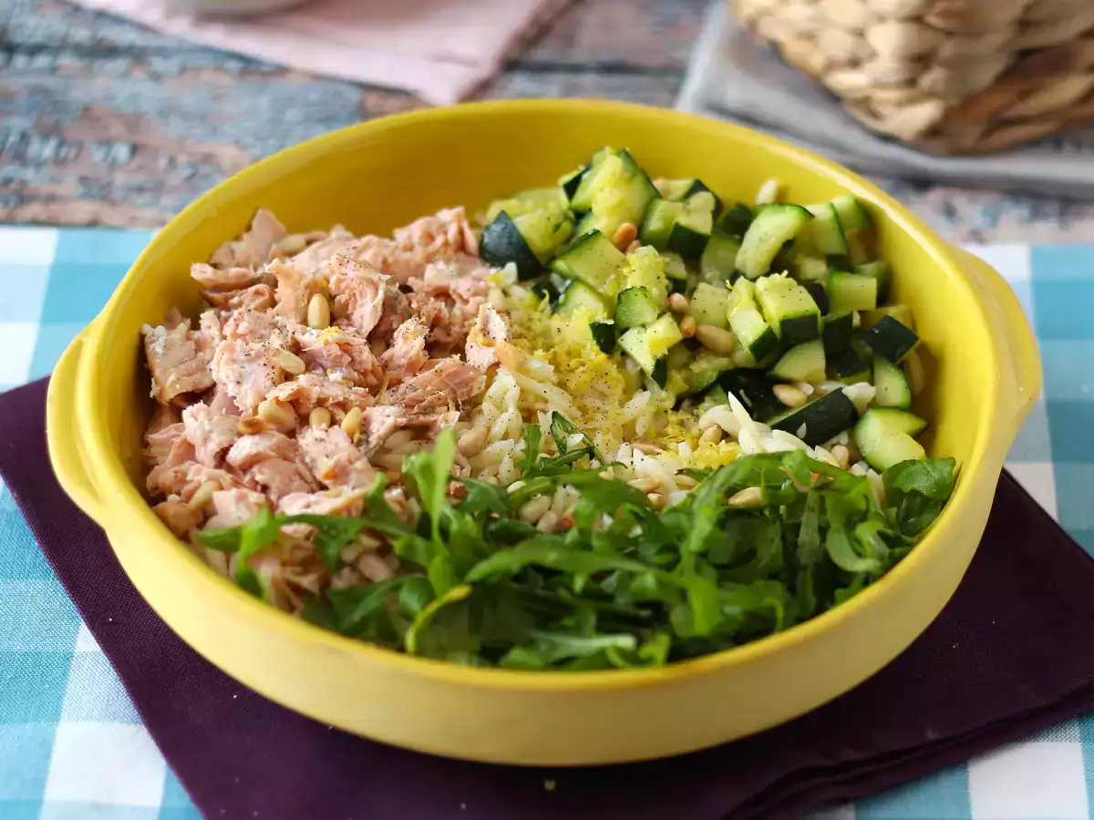 Orzo-pastasalaatti lohen ja kesäkurpitsan kanssa - kuva 9