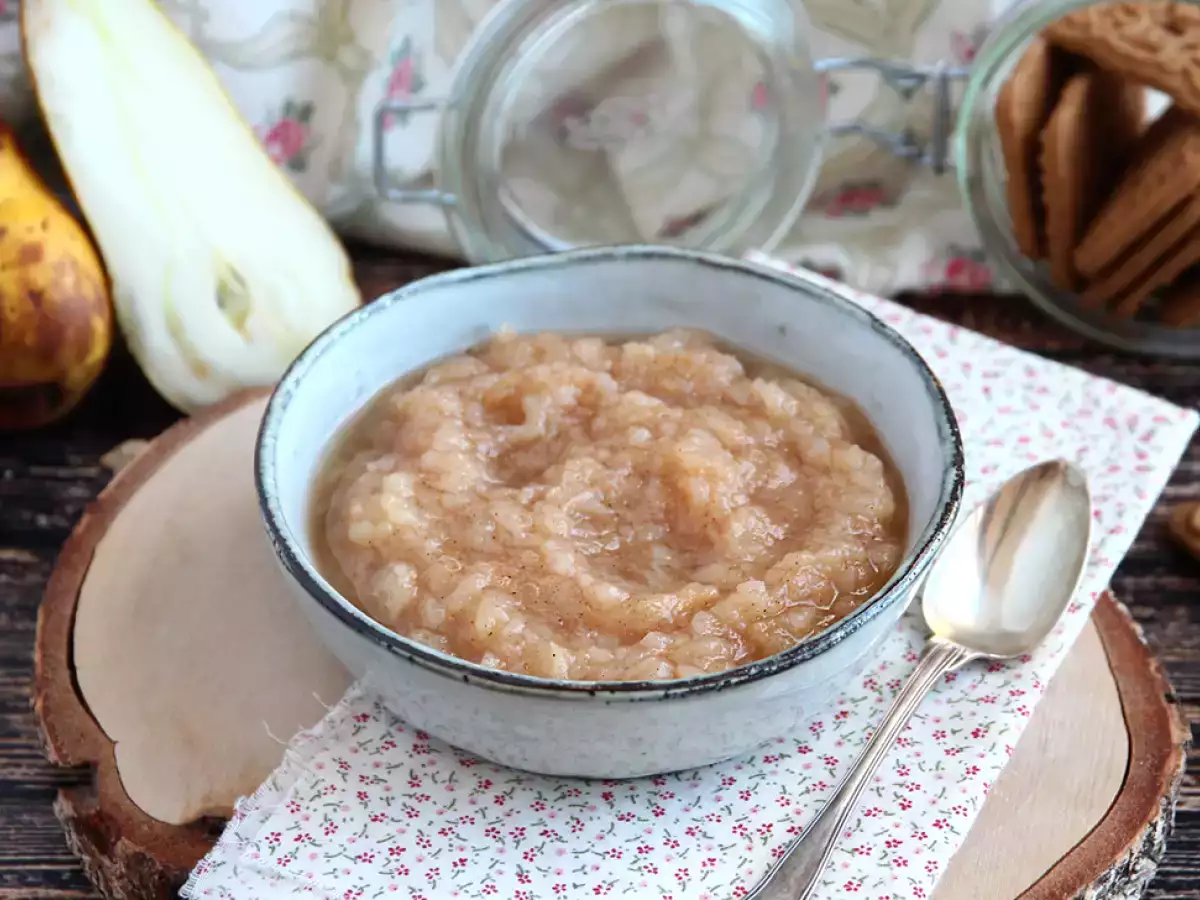 Päärynäkompotti kanelilla (ilman lisättyä sokeria)