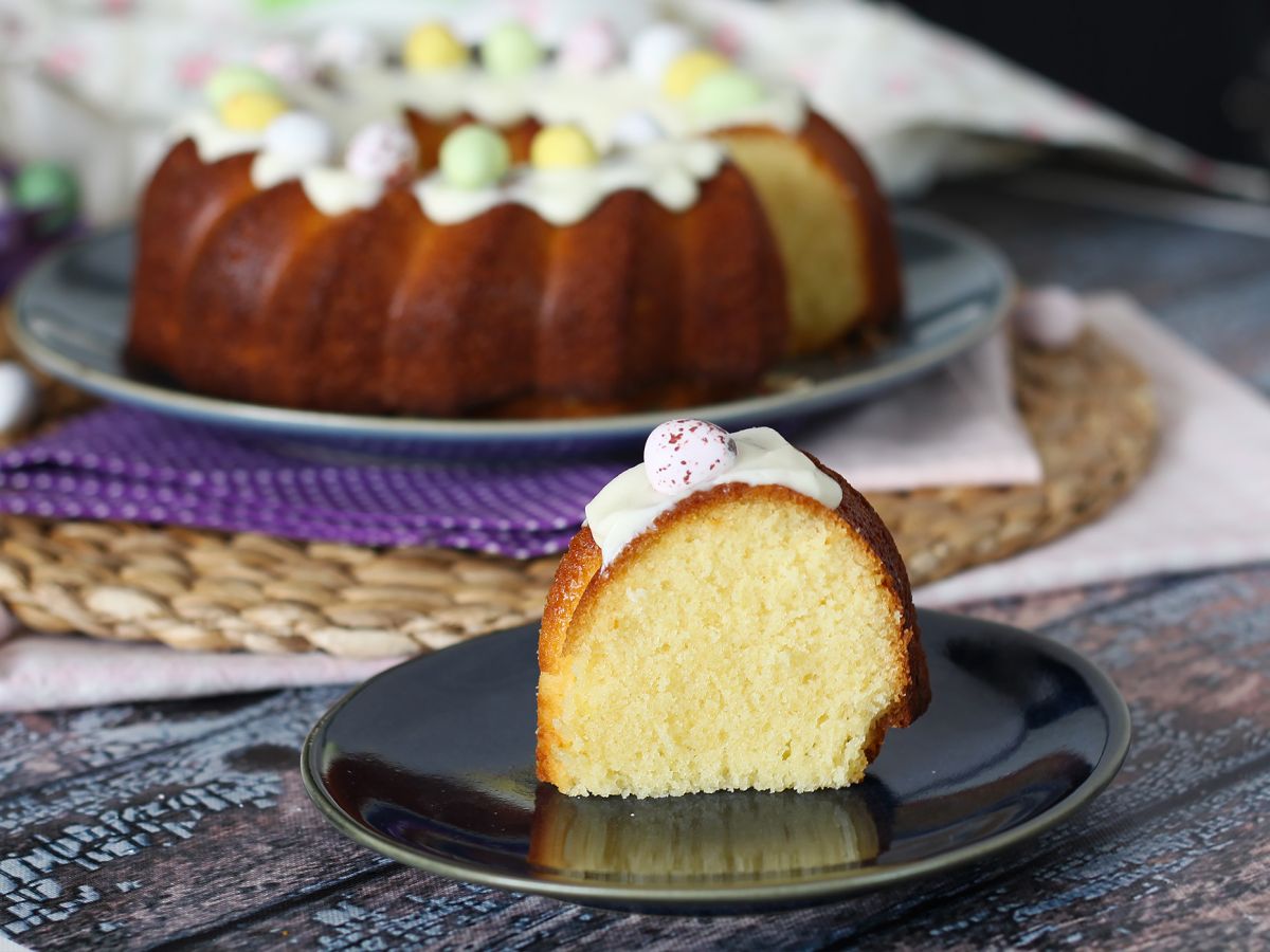 Pääsiäisen sitruuna-valkosuklaa Bundt-kakku - kuva 3