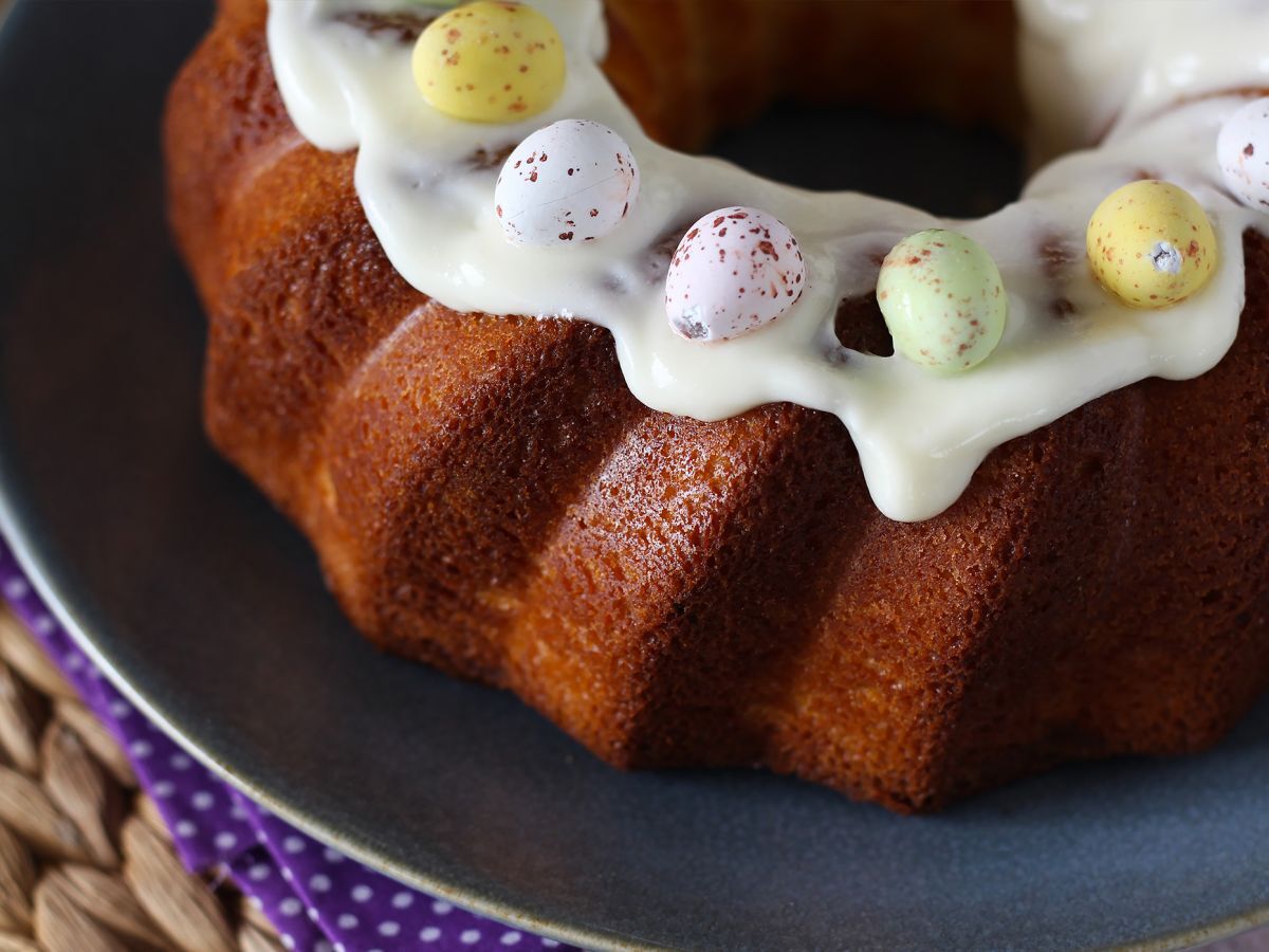 Pääsiäisen sitruuna-valkosuklaa Bundt-kakku - kuva 4