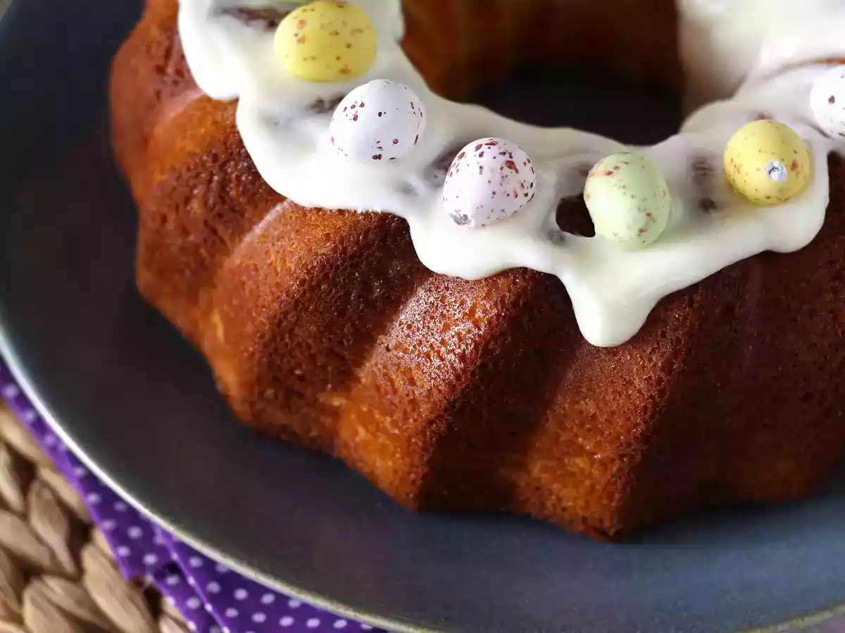Pääsiäisen sitruuna-valkosuklaa Bundt-kakku - kuva 4