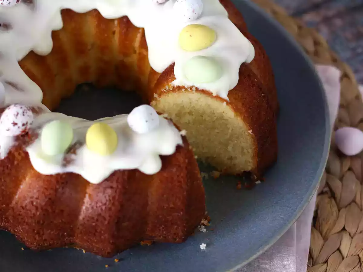 Pääsiäisen sitruuna-valkosuklaa Bundt-kakku - kuva 5