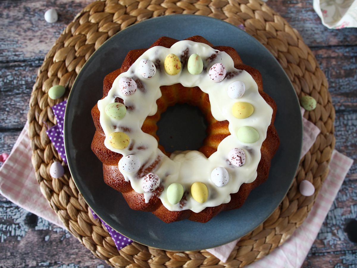 Pääsiäisen sitruuna-valkosuklaa Bundt-kakku - kuva 6
