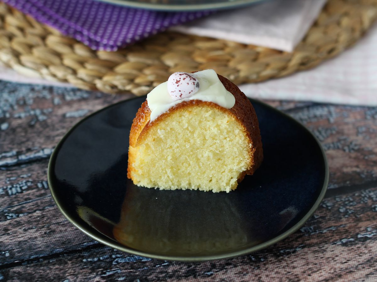 Pääsiäisen sitruuna-valkosuklaa Bundt-kakku - kuva 7