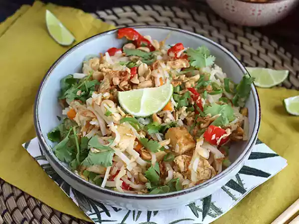 Resepti Pad thai tofua varten