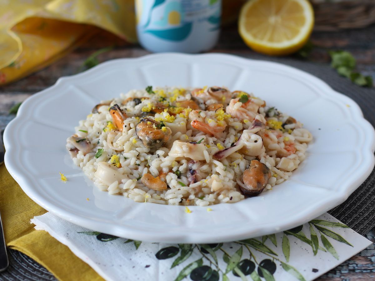 Pakastettu äyriäisrisotto: ihanteellinen ratkaisu nopeaan ja maukkaaseen ruokaan.