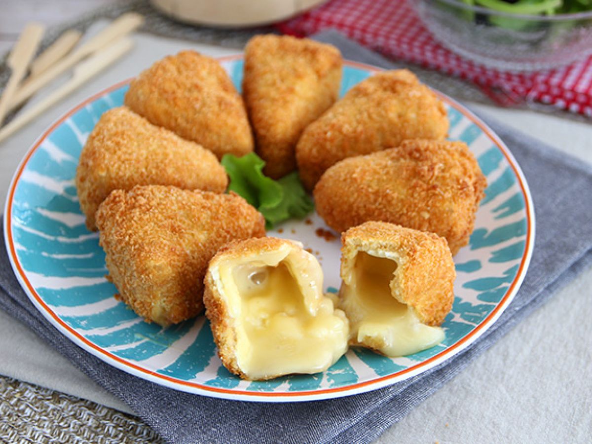 Paneroitu Camembert, sulava ja rapea