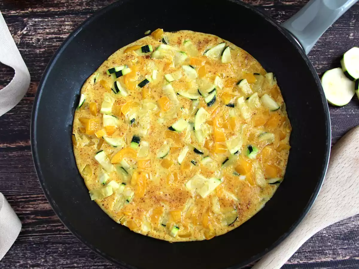 Paprika- ja kesäkurpitsaomeletti - kuva 2