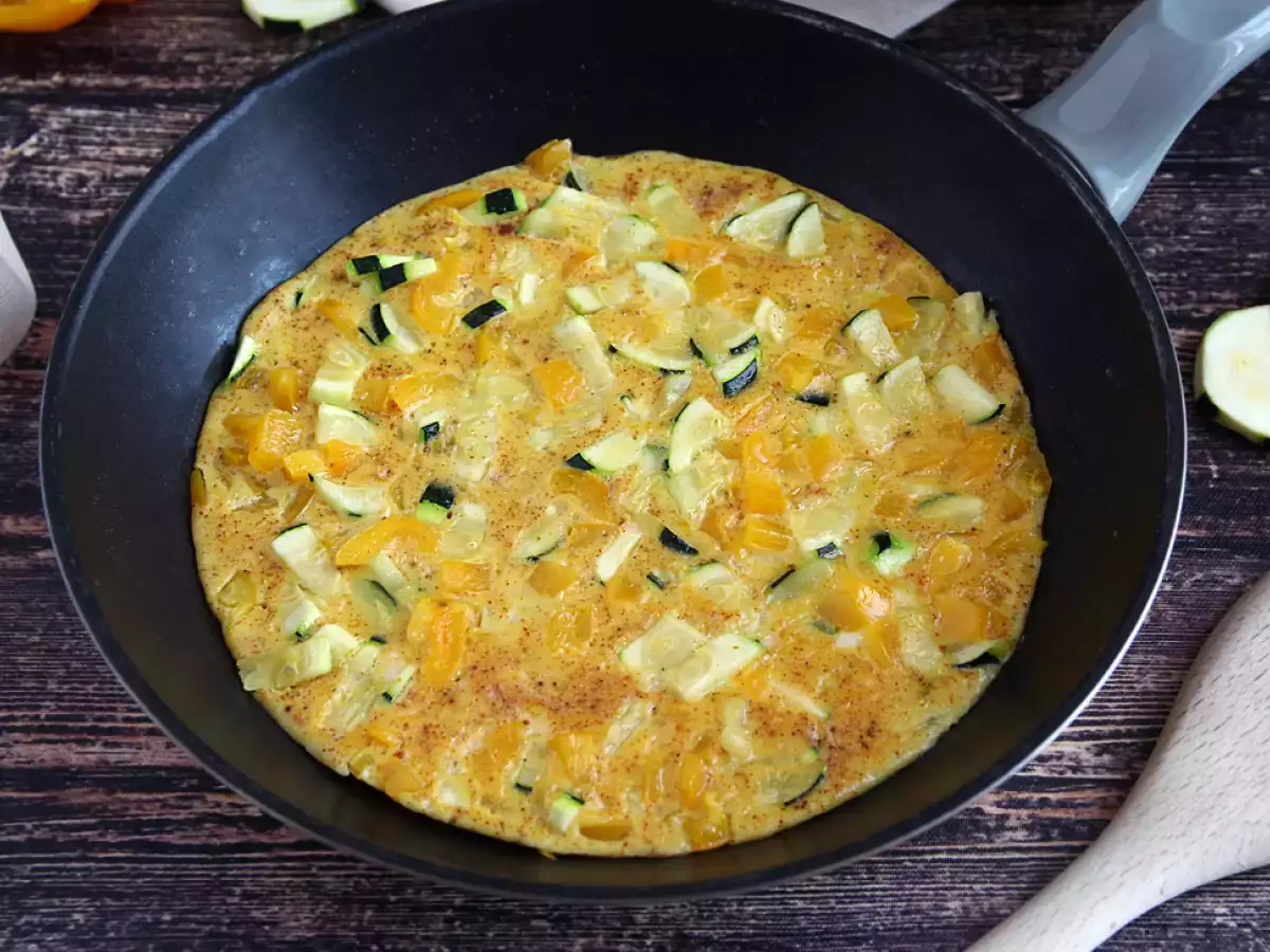 Paprika-kesäkurpitsaomeletti