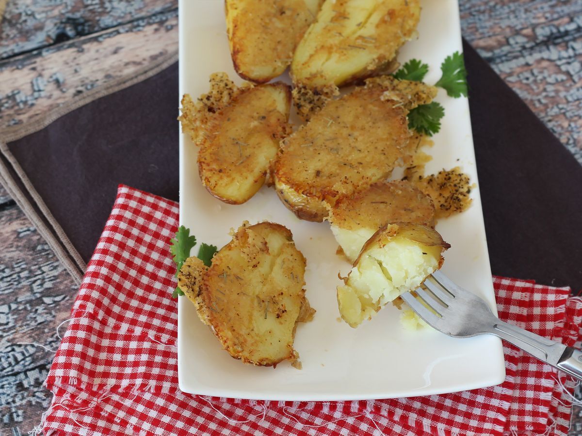Parmesaaniperunat, sisältä pehmeät ja ulkoa rapeat!