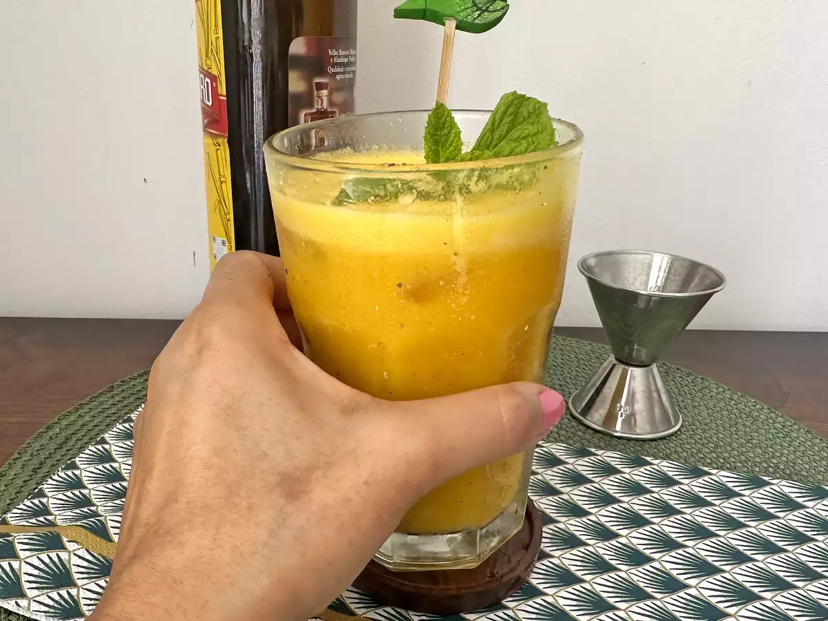 Passionhedelmä-caipirinha tehosekoittimessa – brasilialaisen klassikon kermaisen raikas versio - kuva 3