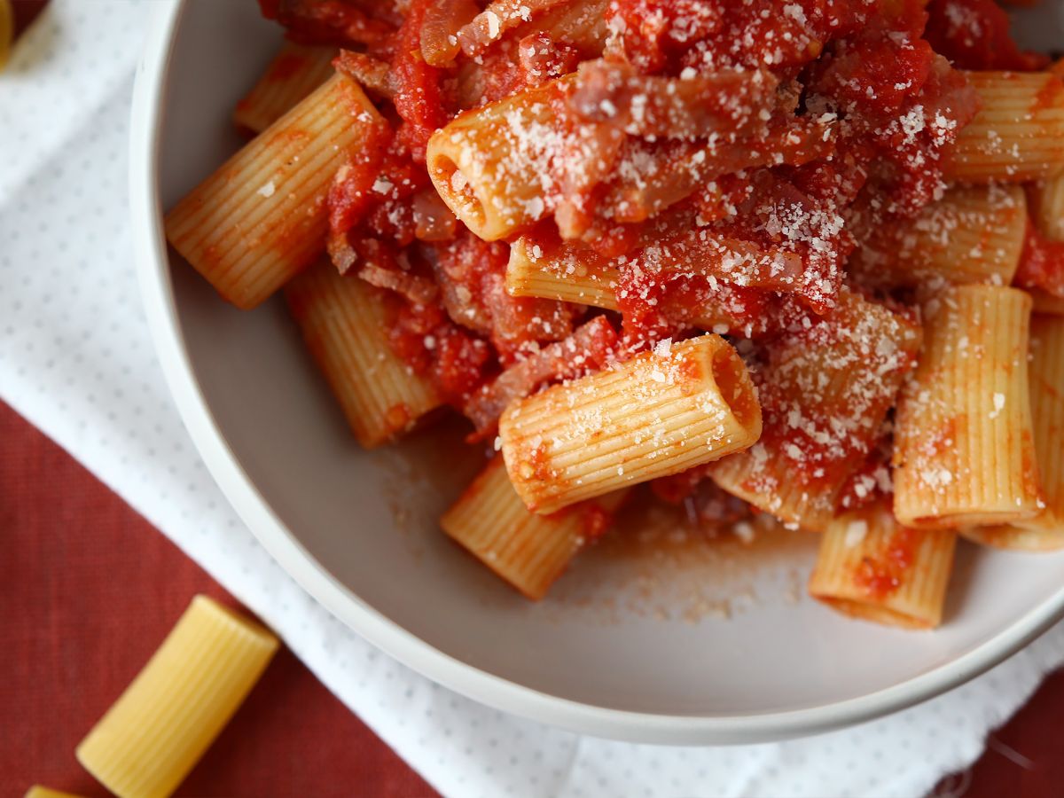 Pasta all'amatriciana, perinteinen resepti selitetty askel askeleelta - kuva 4