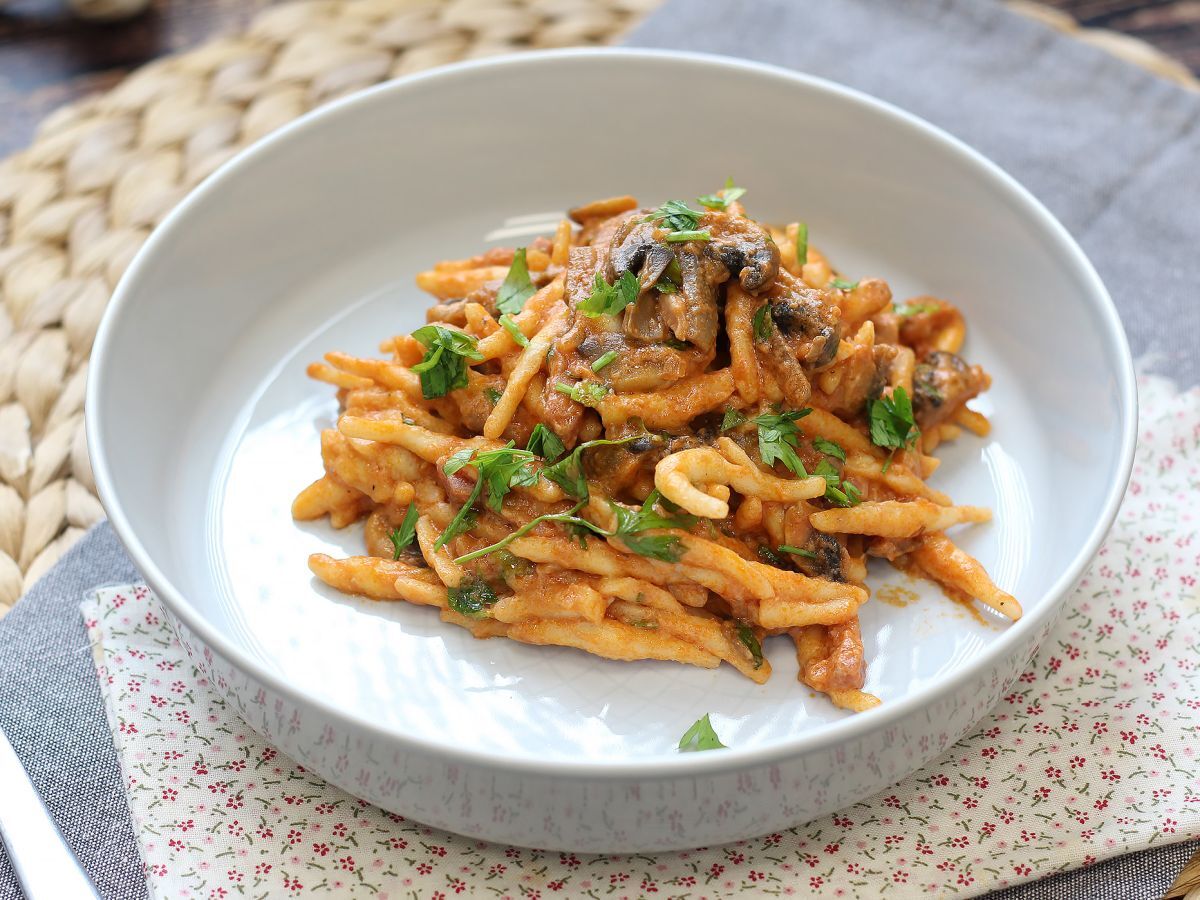 Pasta alla boscaiola, ihanteellinen syksyn ja talven ensimmäinen ruoka