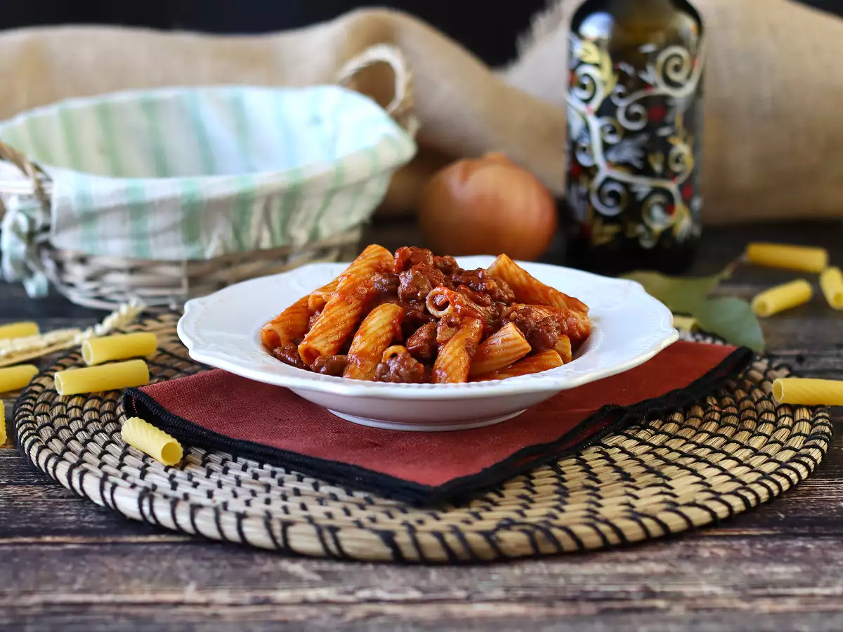 Pasta makkarakastikkeella: yksinkertainen ruokalaji, jossa on voimakas maku - kuva 7