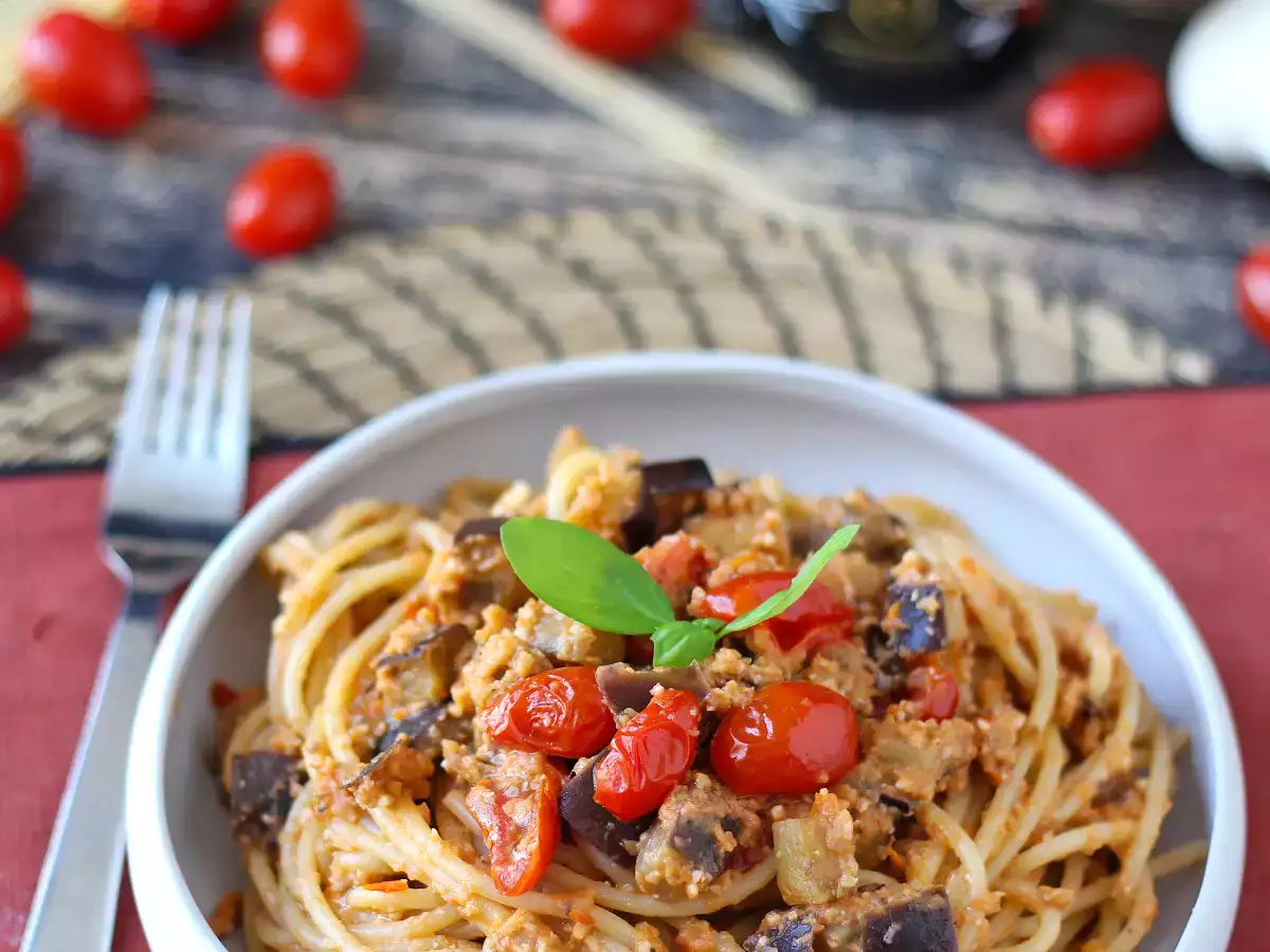 Pasta munakoisokermalla ja kirsikkatomaateilla: yksinkertainen ja maukas resepti - kuva 6