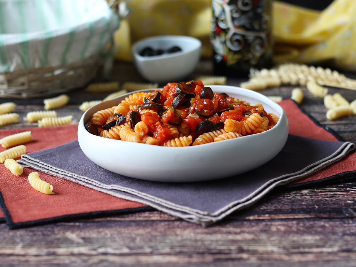 Pasta oliivikastikkeella: edullinen, maukas ja helppo valmistaa! - kuva 2