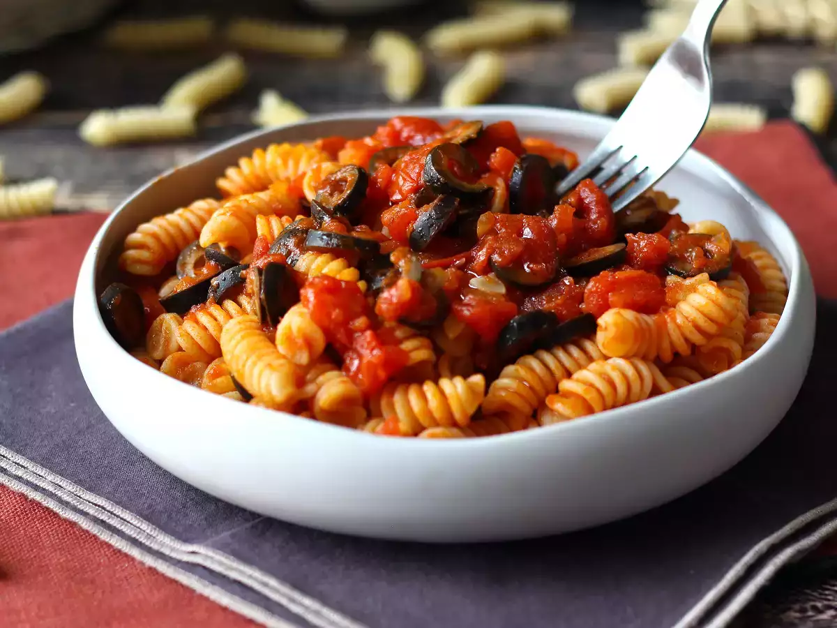 Pasta oliivikastikkeella: edullinen, maukas ja helppo valmistaa! - kuva 5