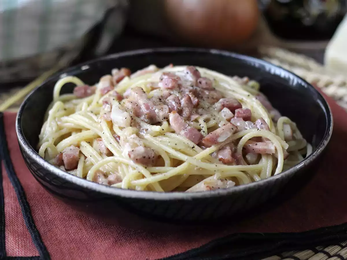 Pasta pekonilla: helppoa, halpaa ja kermaista