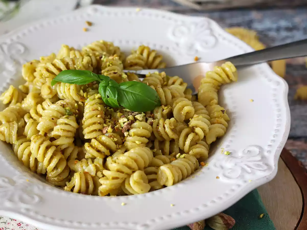 Pasta pistaasipestolla, herkullinen ja helppo resepti - kuva 2