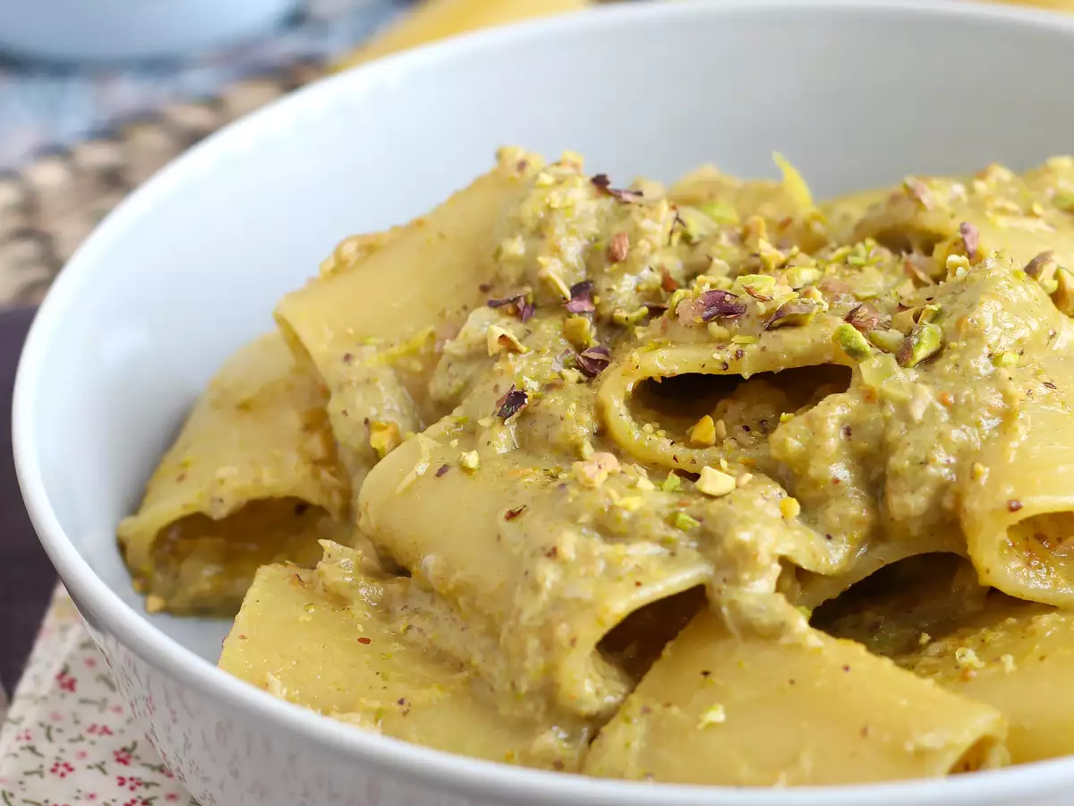 Pasta tonnikalalla, pistaasipähkinöillä ja sitruunalla - kuva 2